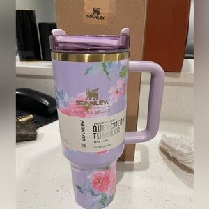 LOVE SHACK STANLEY NIB 40 oz Happy Thoughts SOLD OUT ONLINE